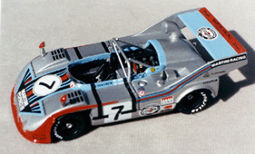 FERRARI 365 GT 2+2 1972-1976 Rouge KIT Monté RECORD M.R.F. 1:43 imp FERRARI 365 GT 2+2 1972-1976 Rouge KIT Monté RECORD M.R.F. 1:43 imp